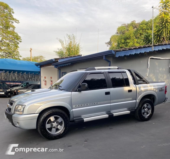 S10 2.4 MPFI Executive 4X2 CD 8V
