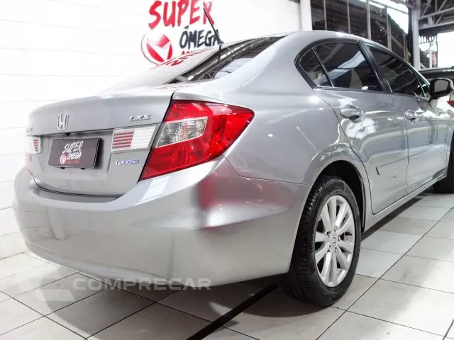 CIVIC - 1.8 LXS 16V 4P AUTOMÁTICO