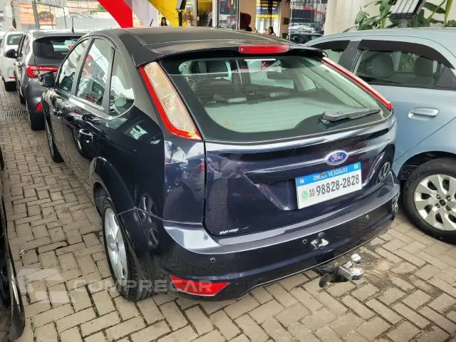 FOCUS HATCH - 2.0 GLX 16V 4P AUTOMÁTICO