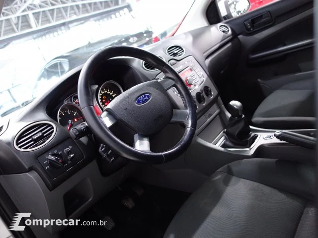 FOCUS HATCH - 2.0 GLX 16V 4P MANUAL
