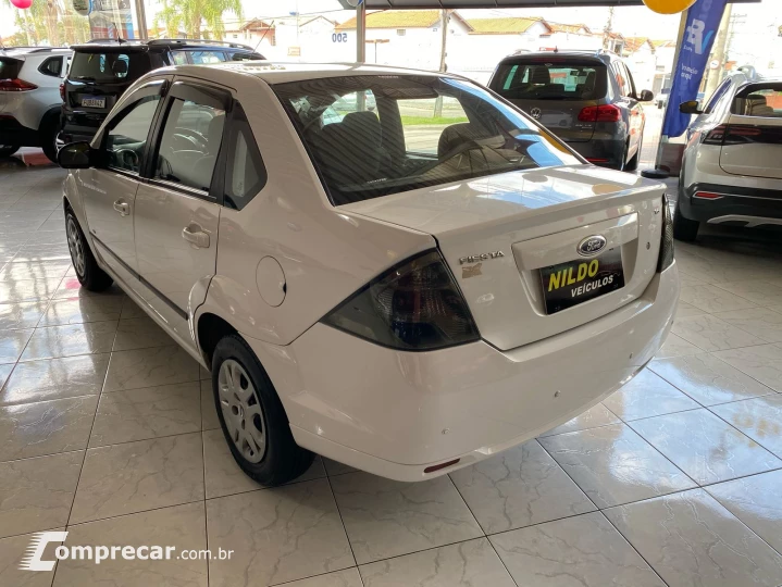 FIESTA 1.6 Rocam SE Sedan 8V