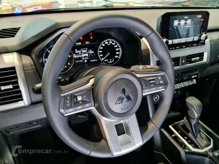 TRITON HPE-S 2.4 CD 4x4 TB DIESEL AUT.