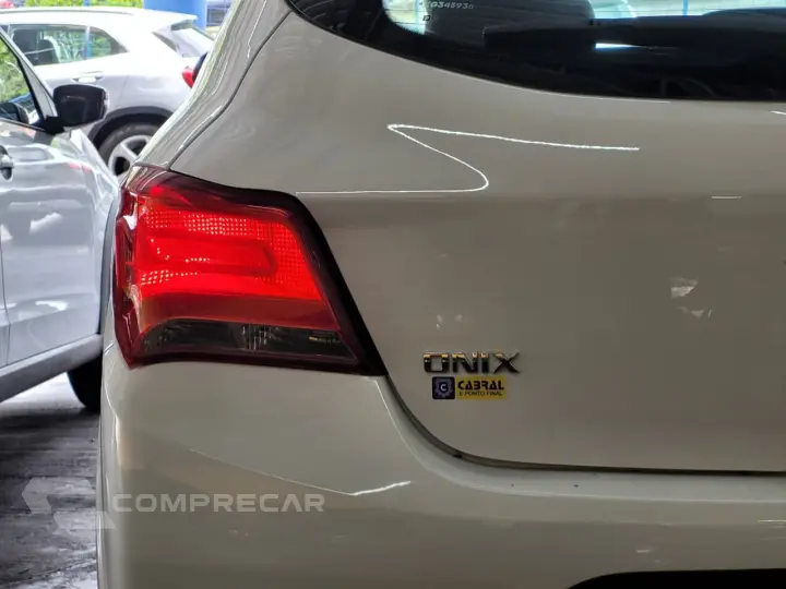 ONIX HATCH ADVANTAGE 1.4 8V Flex 5p Aut.