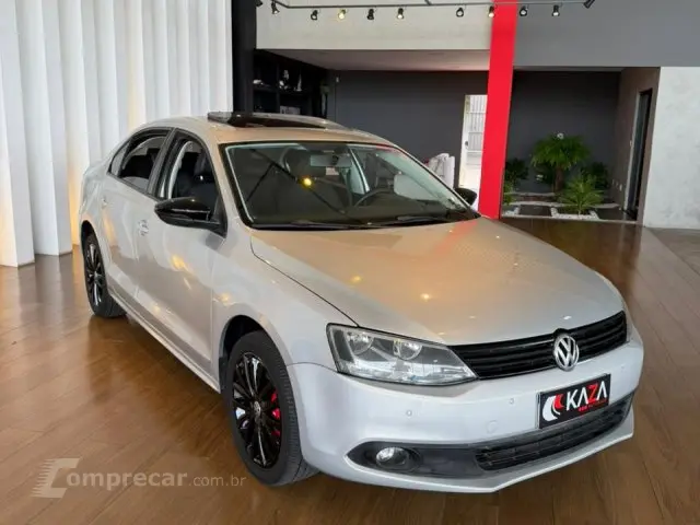 JETTA - 2.0 COMFORTLINE 4P MANUAL