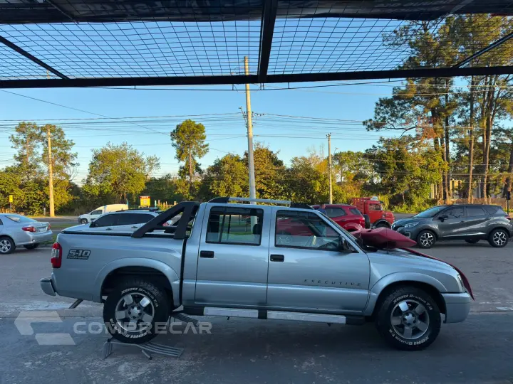S10 2.4 FLEX EXECUTIVE CABINE DUPLA