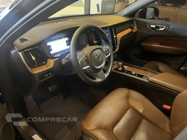 XC60 2.0 16V 4P T8 RECHARGE HÍBRIDO PLUS AWD TURBO GEARTRONI