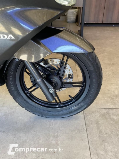 PCX 150 DLX