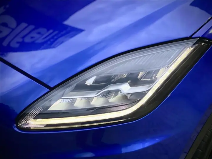 E-PACE 2.0 16V P300 R-dynamic SE AWD