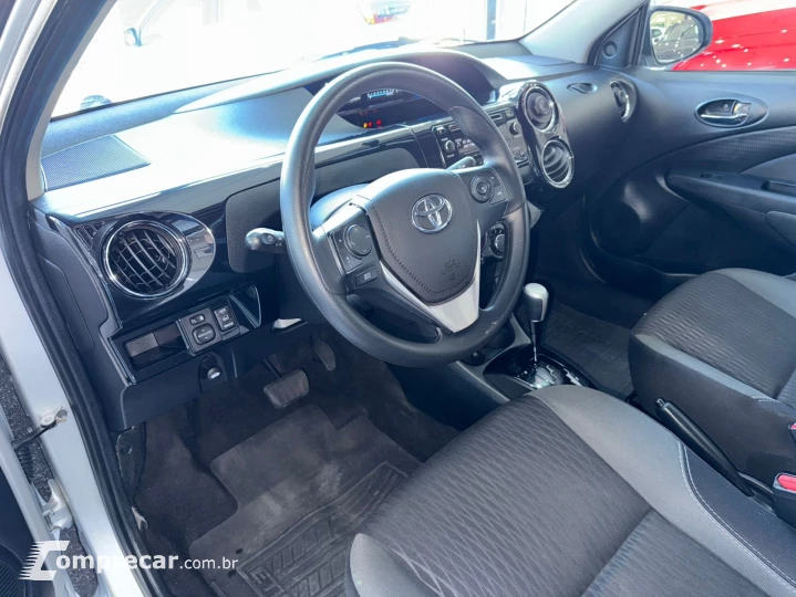 Étios Sedan XS 1.5