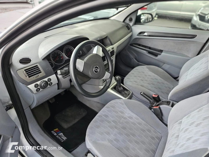 VECTRA 2.0 MPFI Elegance 8V