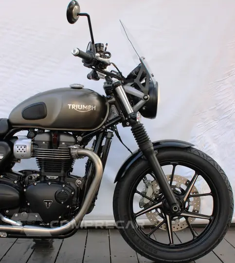 TRIUMPH STREET TWIN