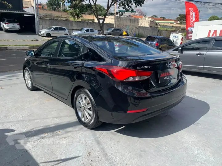 Hyundai Elantra GLS 2.0 16V Flex Aut. 2015