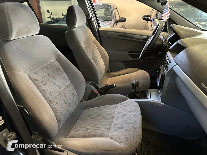 VECTRA 2.0 MPFI Elegance 8V