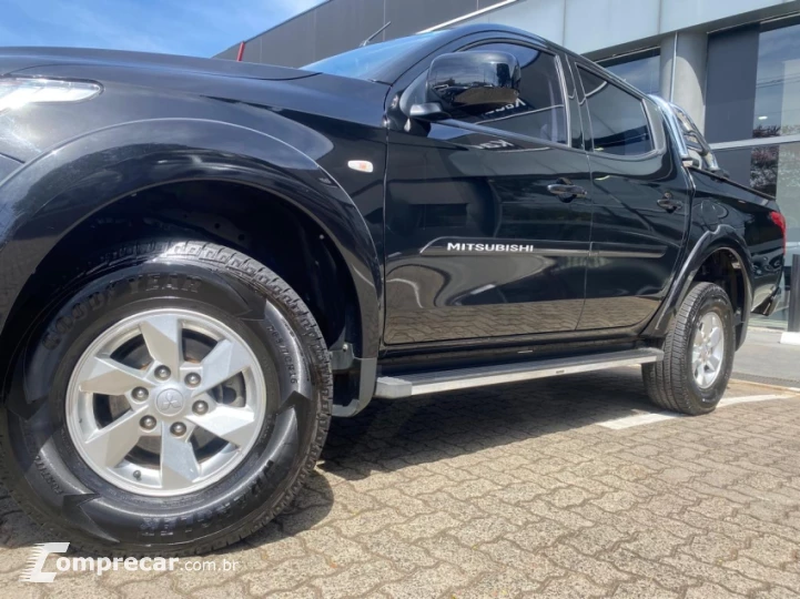 L200 TRITON 2.4 16V Turbo Sport GLS CD 4X4