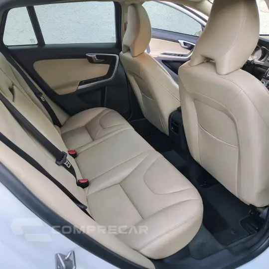 V60 2.0 T4 Momentum