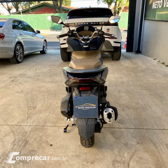 PCX 160 DLX