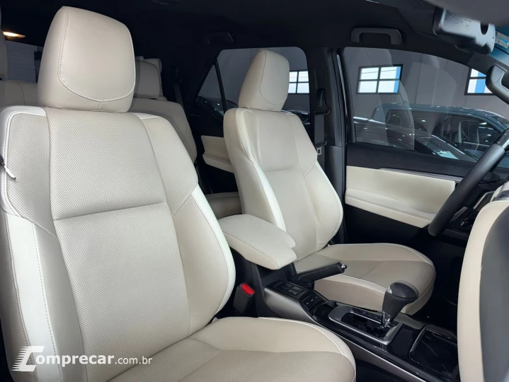 HILUX SW4 2.8 SRX Diamond 4X4 7 Lugares 16V Turbo Intercoole