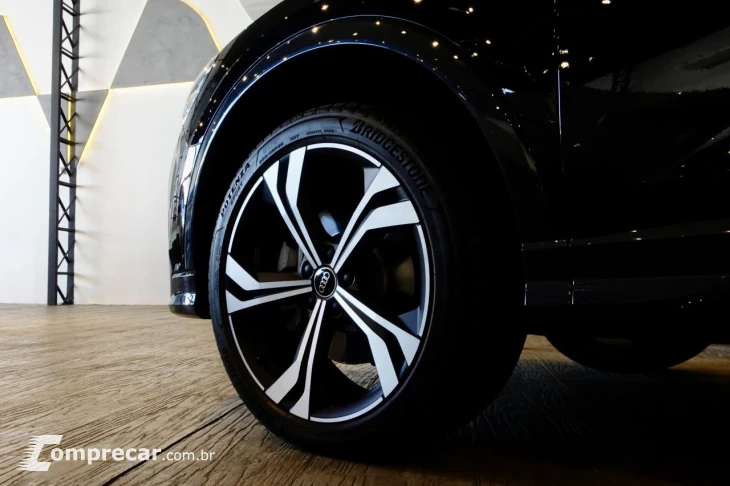 Q3 2.0 4P 40 TFSI PERFORMANCE BLACK QUATTRO TIPTRONIC AUTOMÁ