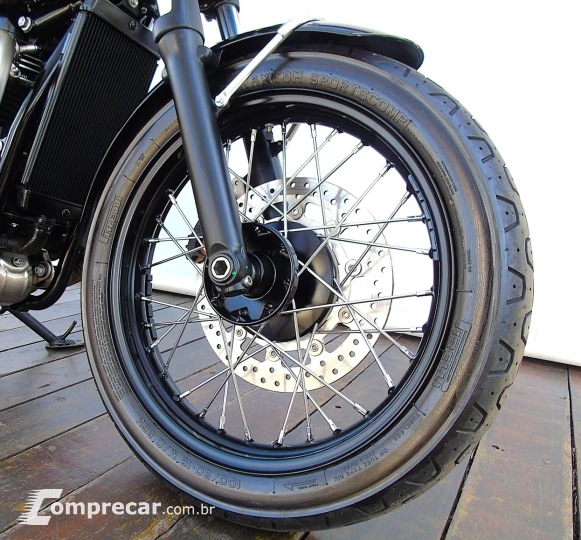 TRIUMPH BONNEVILLE T100 900