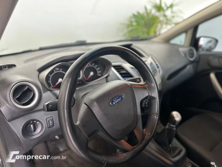 FIESTA 1.6 SE Sedan 16V