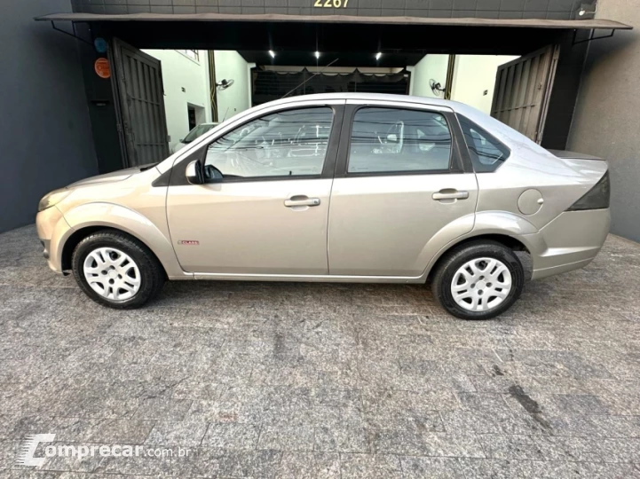 FIESTA 1.6 MPI Class Sedan 8V