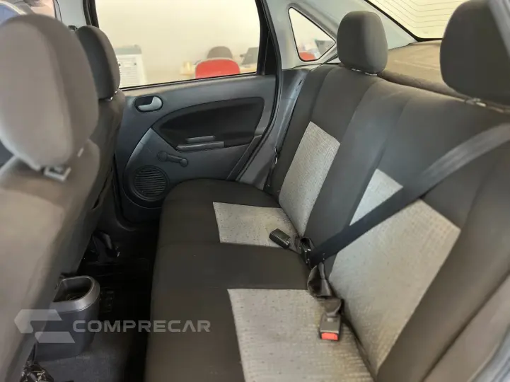 FIESTA 1.6 ROCAM SE SEDAN 8V FORD