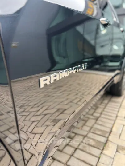RAMPAGE LARAMIE 2.2 TB CD 4X4 Die. Aut.