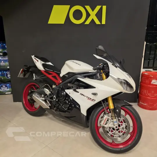 DAYTONA 675R