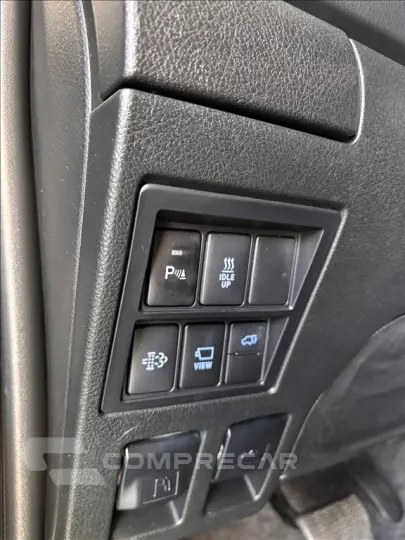 HILUX SW4 2.8 D-4D TURBO DIESEL SRX 7L 4X4 AUTOMÁ