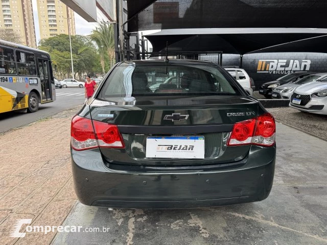CRUZE SEDAN - 1.8 LT 16V 4P AUTOMÁTICO
