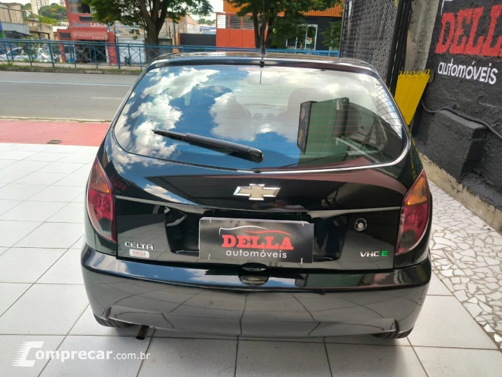 CELTA 1.0 MPFI LT 8V