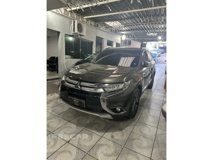 OUTLANDER 3.0 GT 4X4 V6 24V GASOLINA 4P AUTOMÁTICO