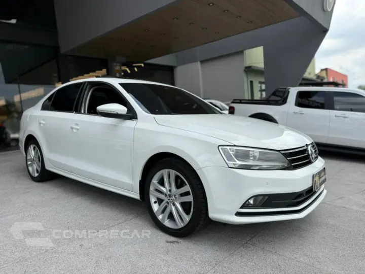 JETTA 2.0 TSI HIGHLINE 211CV GASOLINA 4P TIPTRONIC