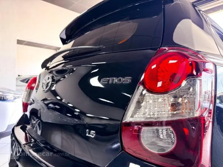 ETIOS HATCH X PLUS 15 MT