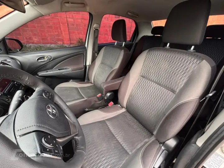 ETIOS 1.5 XS SEDAN 16V FLEX 4P AUTOMÁTICO