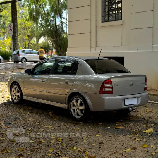 ASTRA 2.0 MPFI Elite Sedan 8V