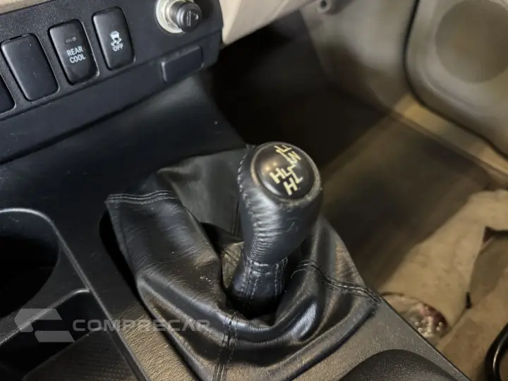 HILUX SW4 3.0 SRV 4X4 7 LUGARES 16V TURBO INTERCOOLER DIESEL