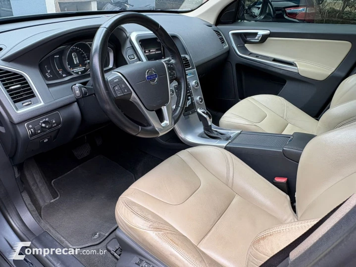 XC60 2.4 D5 Momentum AWD