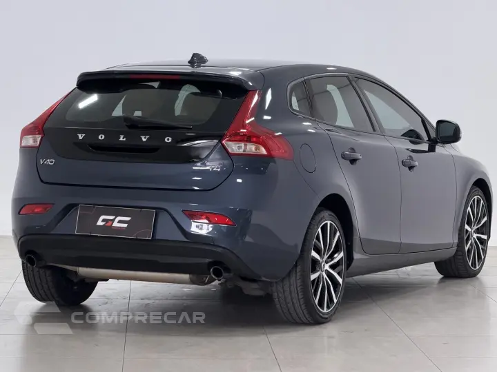 V40 2.0 T4 MOMENTUM GASOLINA 4P AUTOMÁTICO