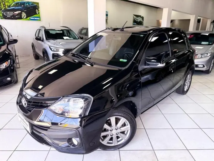 ETIOS HATCH X PLUS 15 MT