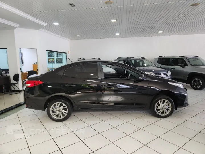 Yaris Sedan 1.5 16V 4P FLEX XS MULTIDRIVE AUTOMÁTICO CVT