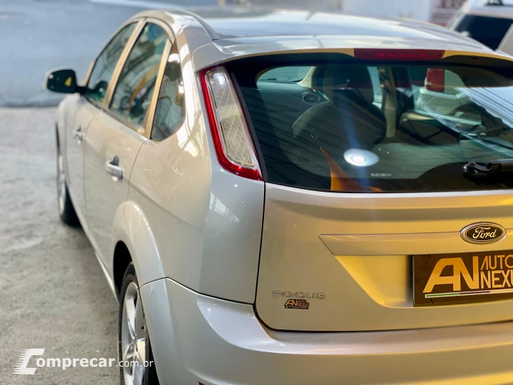 FOCUS 1.6 SE Hatch 16V