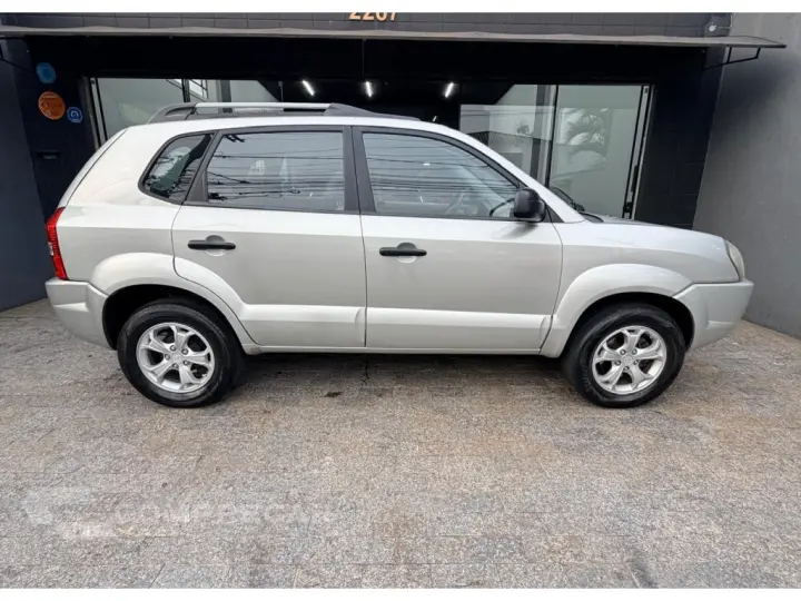 TUCSON 2.0 MPFI GL 16V 142CV 2WD GASOLINA 4P MANUAL