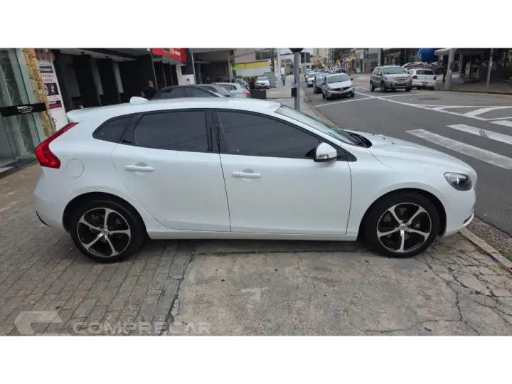 V40 2.0 T4 KINETIC GASOLINA 4P AUTOMÁTICO