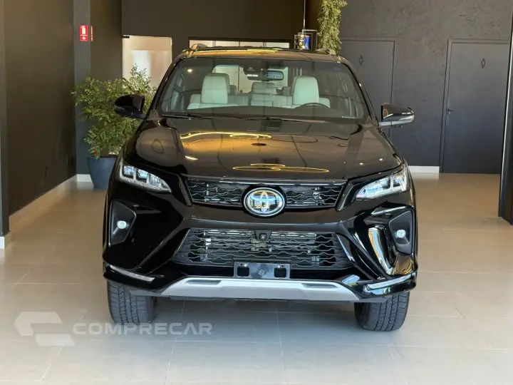 HILUX SW4 2.8 D-4d Turbo Diamond 7L 4X4