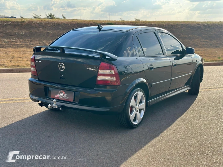 ASTRA 2.0 MPFI Elegance 8V