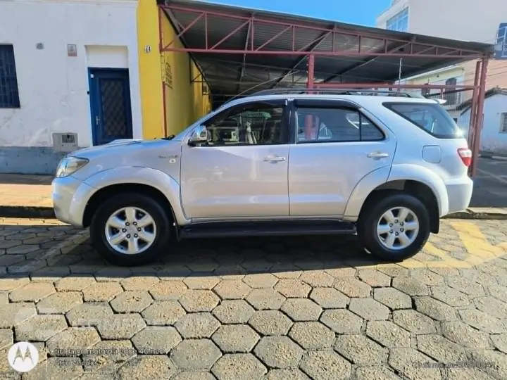 Hilux SW4 SRV D4-D 4x4 3.0 TDI Dies. Aut