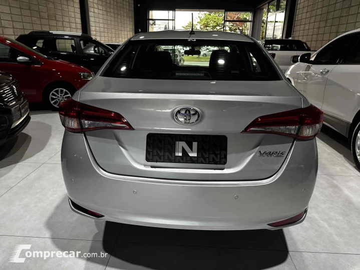 YARIS 1.5 16V FLEX SEDAN XL LIVE MULTIDRIVE