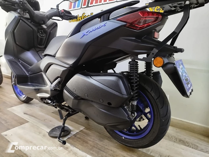 XMax 250 Connected