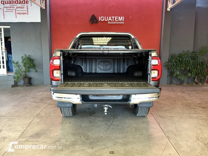 HILUX 2.8 D-4D TURBO DIESEL CD SRX 4X4 AUTOMÁTICO